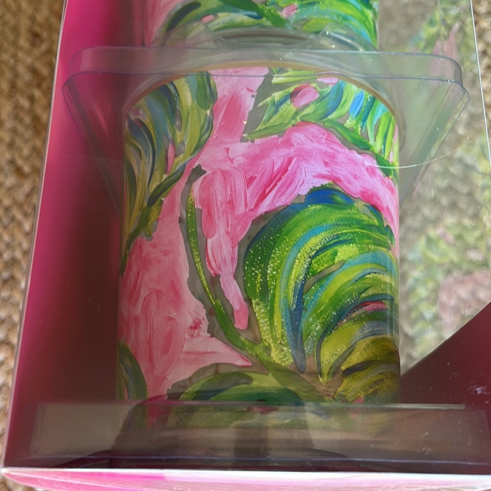Lilly Pulitzer acrylic cups in printed palms - Picture 2 of 3